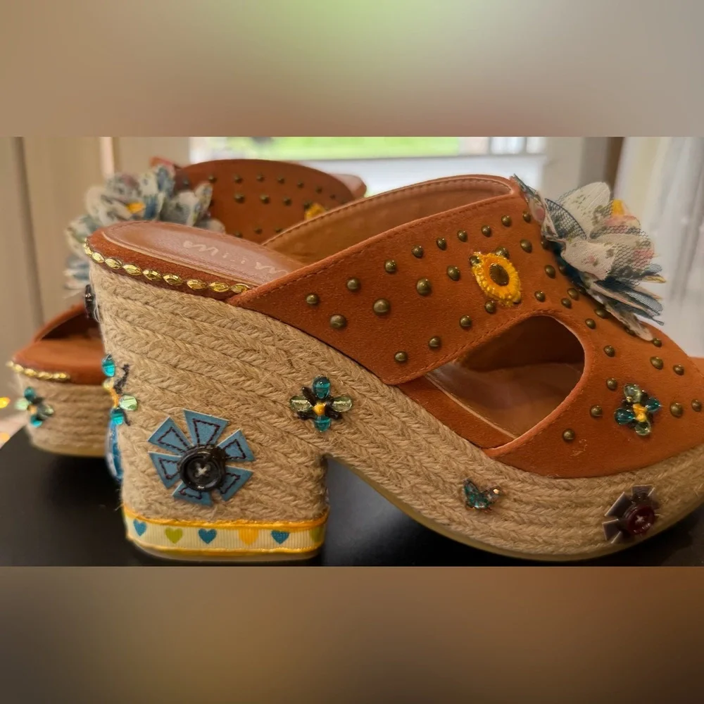 Hand Embellished Statement Platform Sandals w/ Floral Appliqué Western Theme 7.5